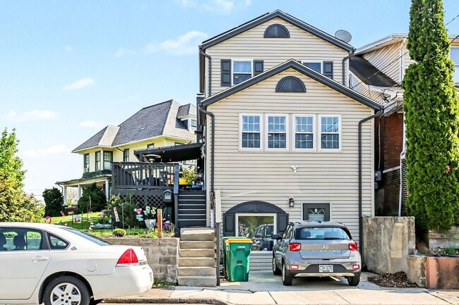 Building Photo - Three bedroom, two full bathrooms house in Enola