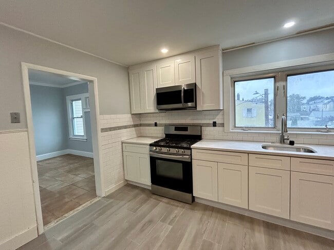 EAT-IN KITCHEN-DR - 227 N 15th St Unit Apt 2