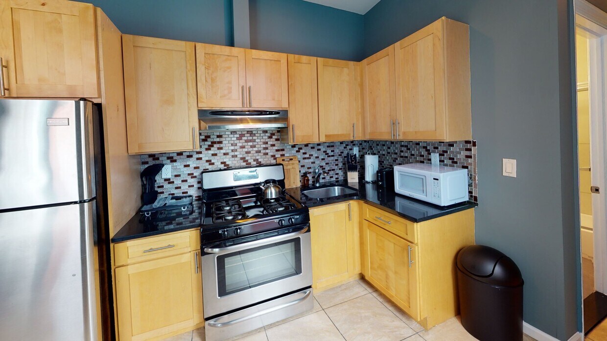 Photo - Private bedroom in 2 bed/1 bath Home