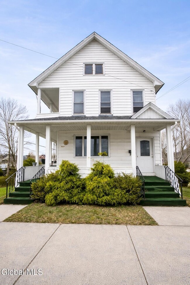 Building Photo - 300 Division St Unit 2 upstairs