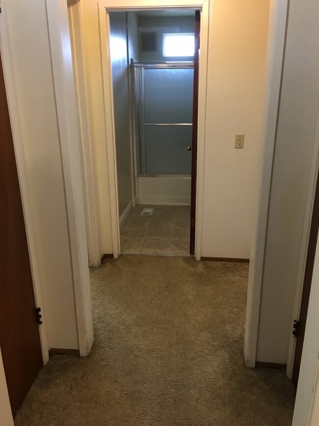 Building Photo - 023 Unit B