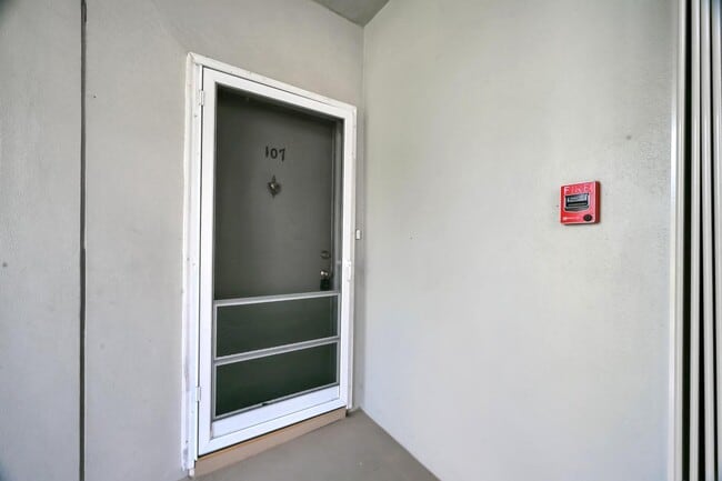 Photo - 2 Lake Vista Trail Unit 107