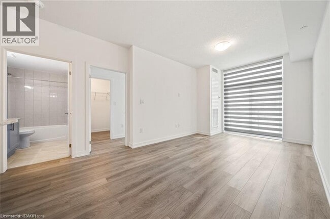 Photo - 460 Dundas St E Unit 230
