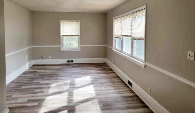 Photo - 5405 Hilltop Cir