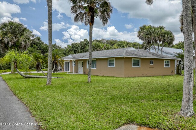 Photo - 215 Pelican Dr