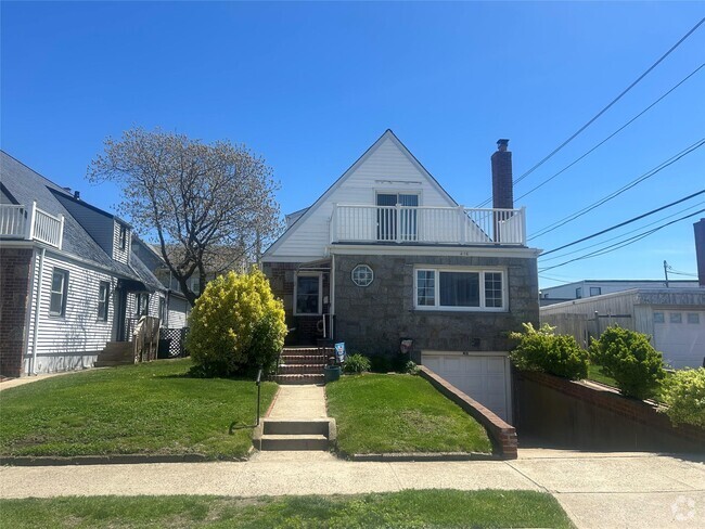 Building Photo - 416 Grand Blvd Rental