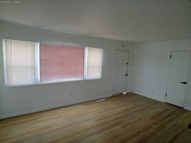 Photo - Beautiful 4 bedrooms and 2 full baths with vanity in a beautiful house at Longwood Ave Kansas Cit...