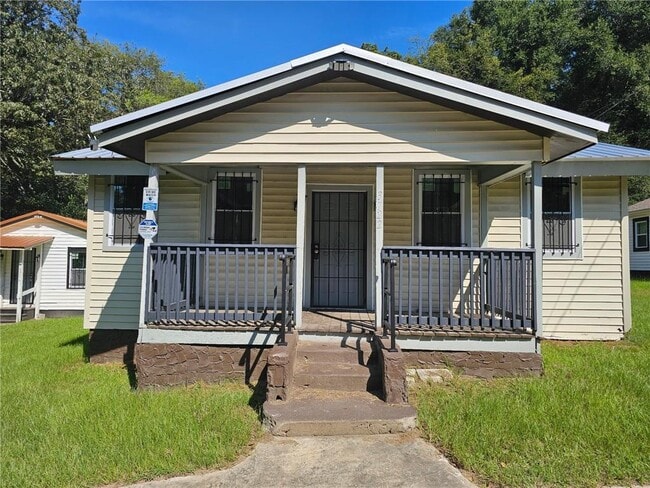 Building Photo - 3722 Piedmont Dr Rental