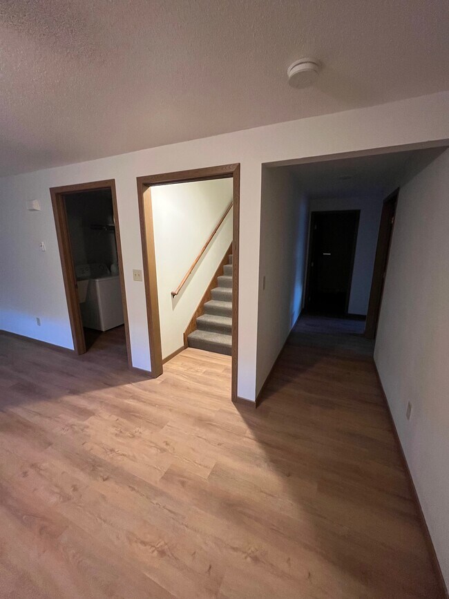 Photo - 1115 Skyline Dr