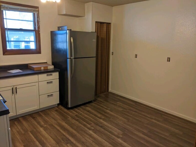 1122 27th St