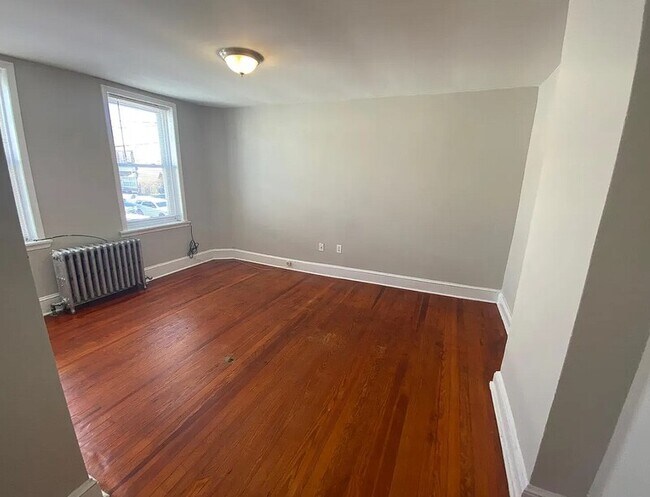 Photo - 424 N 64th St