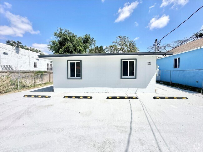 Building Photo - 1841 NW 55th St Unit 1843 Rental