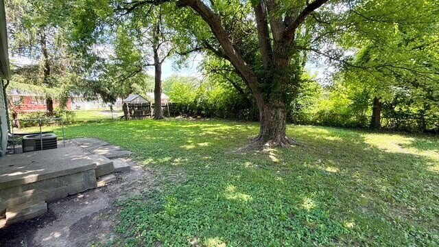 EAST SIDE 3 BEDROOM RANCH WITH CARPORT AVAILABLE NOW!