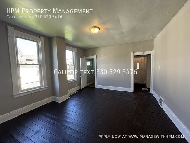 Photo - 713 Garfield Ave SW