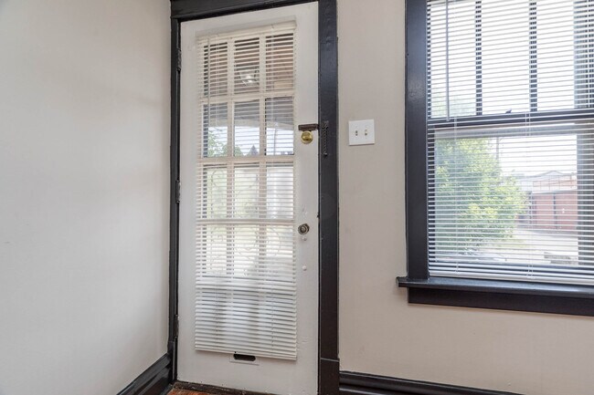 Photo - 4214 Neosho St Unidad 1E