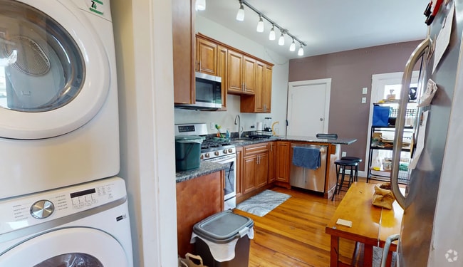 Building Photo - 237 Norfolk St Unit 4 Rental