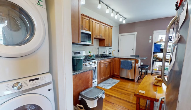 Building Photo - 237 Norfolk St Unit 4 Rental