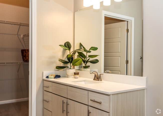 1BR,1BA - Calypso