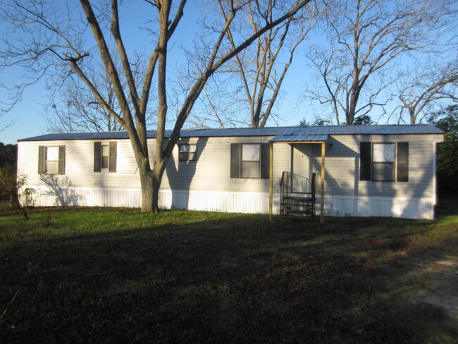 2 Bedroom Mobile Home in Ray City - 2 Bedroom Mobile Home in Ray City