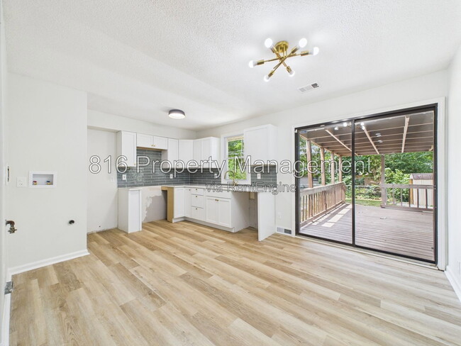 Photo - 11230 Corrington Ave