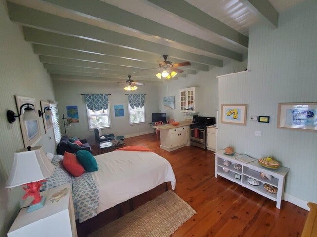 Photo - 226 NE 1st Ave