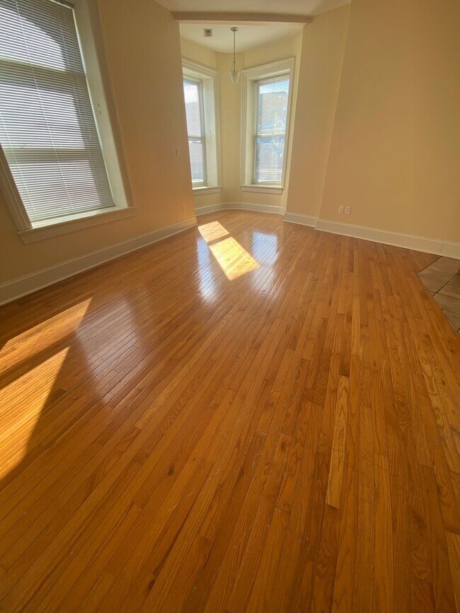 Photo - Beautiful 2 Bed 1 Bath in THE GROVE! Unit 4351 Manchester Ave Apt C