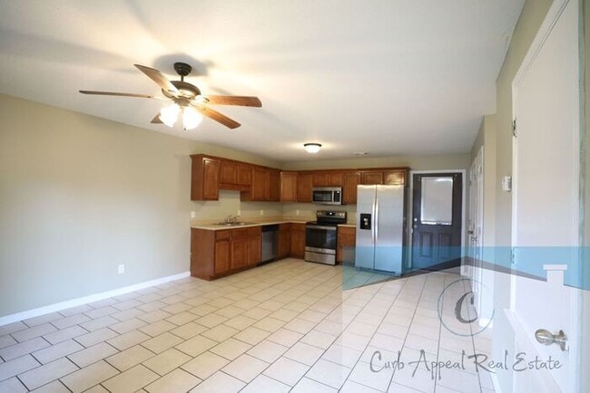 Photo - Utilities included!! Internet included!! Spacious 2 bed /2 full bath apt - includes washer/dryer