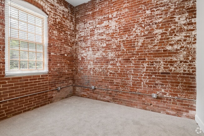 ADA Compliant - 2BR, 1BA - 826SF - Second Bedroom