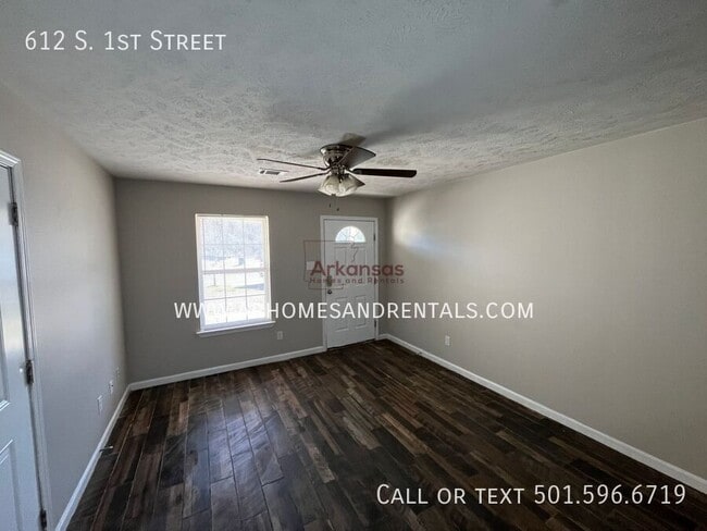 Photo - 612 S 1st St