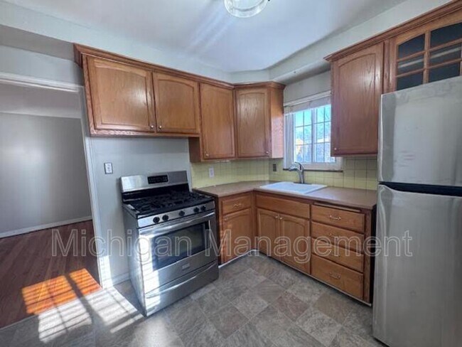 Photo - 2714 Glenview Ave