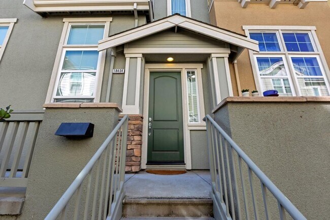 Photo - Exceptional 3 Bed 2.5 Bath Townhome in Mor...