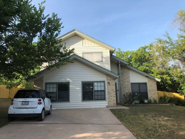 Building Photo - 8100 Red Willow Dr Rental