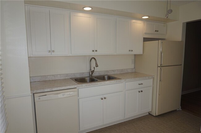 Photo - 663 French Rd