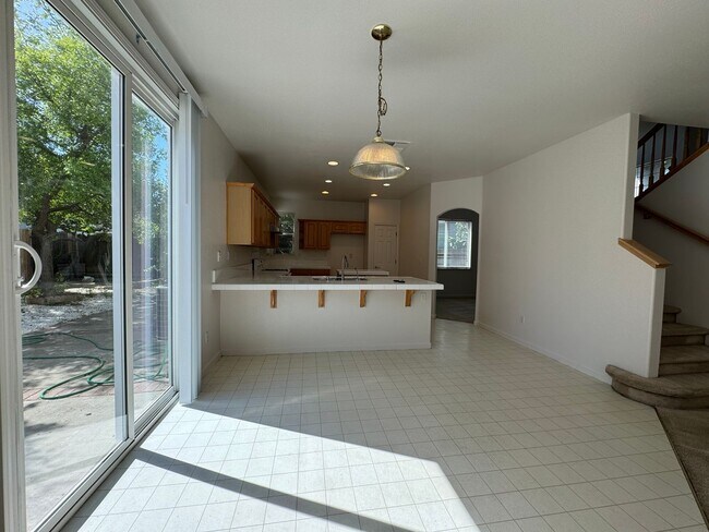 Photo - Comfortable home has 5Bdm 3Ba Home With 3 ...