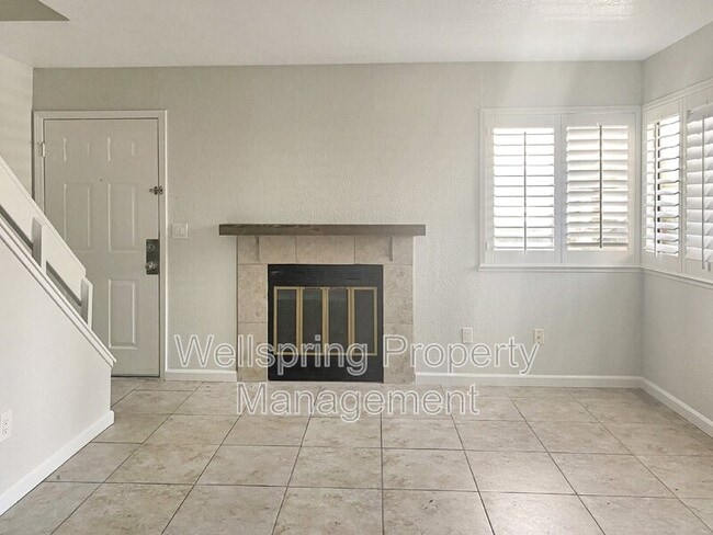 Photo - 1529 Pyrenees Ave Unit #4