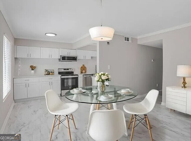 Photo - 3210 Quincetree Ln