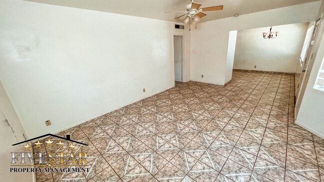 Photo - 4519 Gordon St