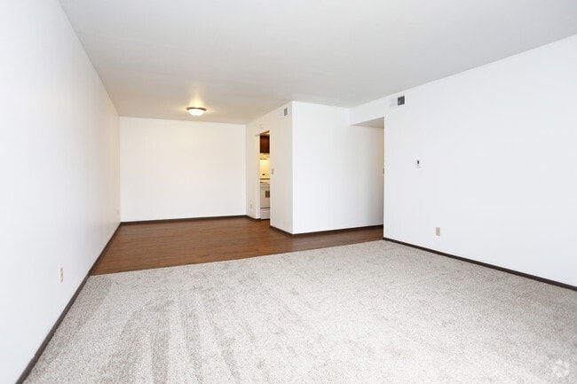 2 BR, 1 BA - living room