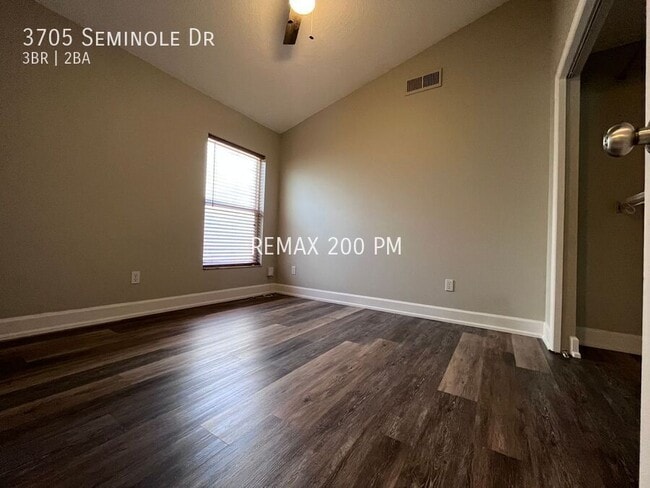 Photo - 3705 Seminole Dr