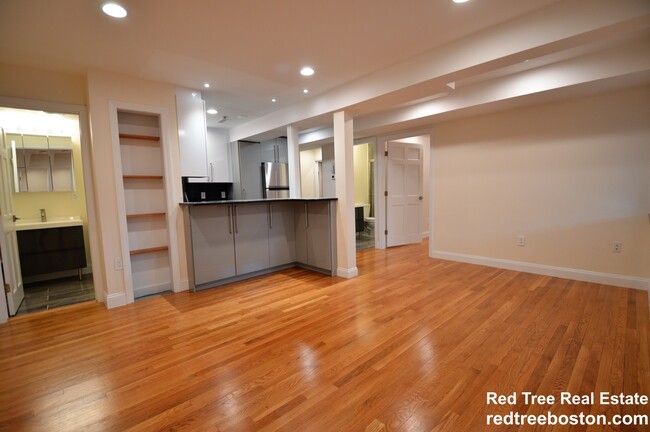Building Photo - 1805 Beacon St Rental