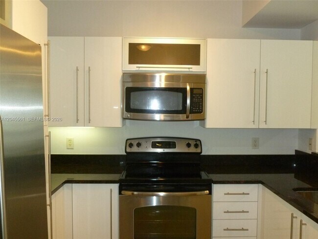 7350 SW 89th St Unit 807S
