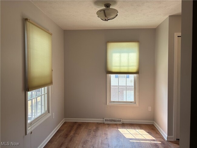 Building Photo - 8222 Chester Pkwy Rental