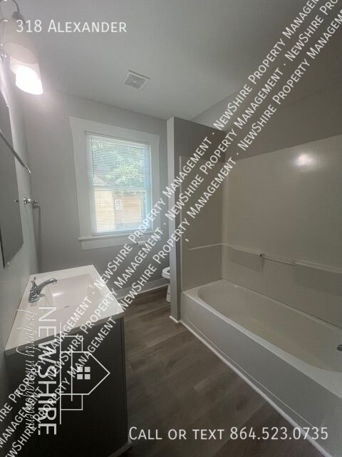 Photo - 318 Alexander-
