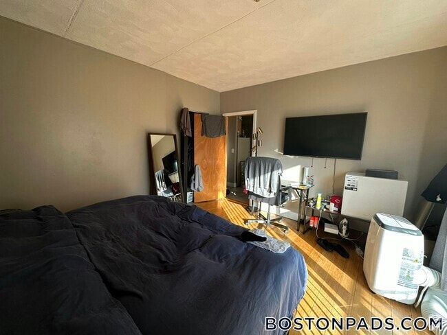 Building Photo - 175 Adams St Unit 13 Rental