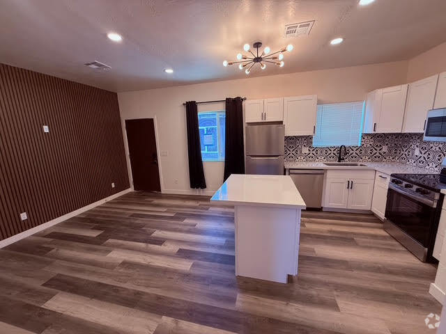 Building Photo - Brand NEW house built this year in Uptown Phx