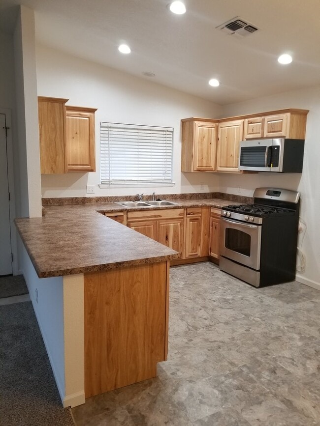 Photo - 3 Bedroom 2 Bath Home In East Redding