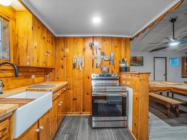 Photo - MOVE-IN SPECIAL!! $250 off your first mont...