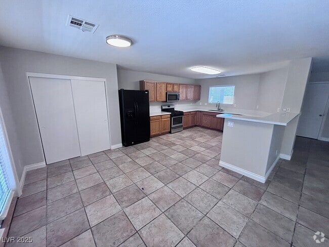 Building Photo - 6125 Crystal Talon St Rental