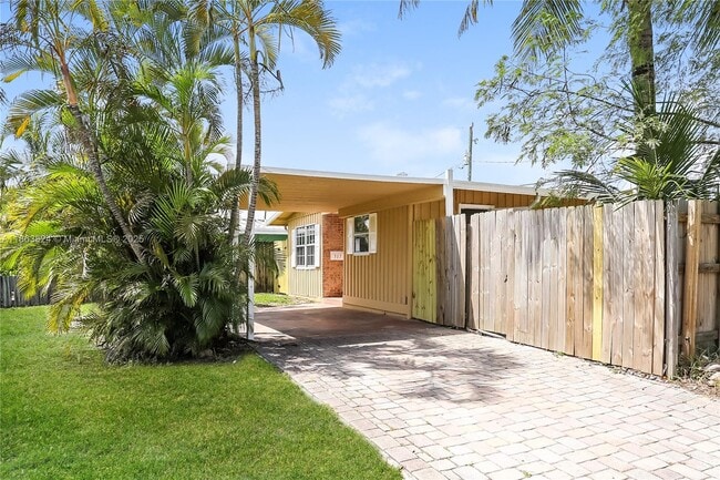 Photo - 317 NW 49th St