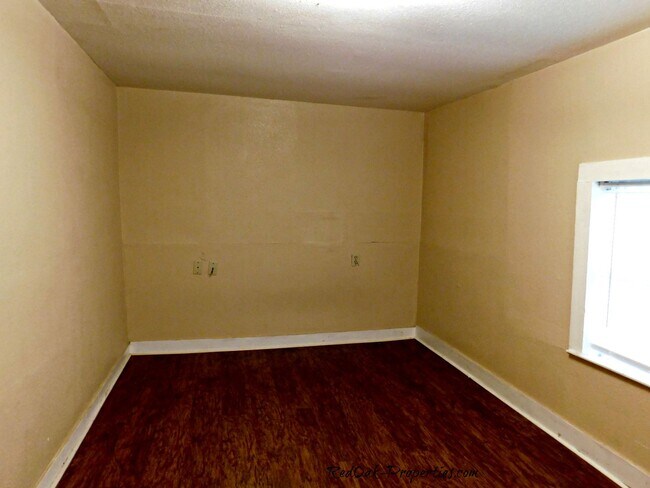 Photo - 4 bedroom 2 bath!!
